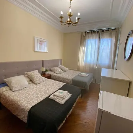 Fliphouse בית הארחה *
